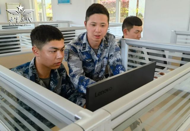 央媒看空军东部战区空军某雷达站苦练巧练提升训练效益