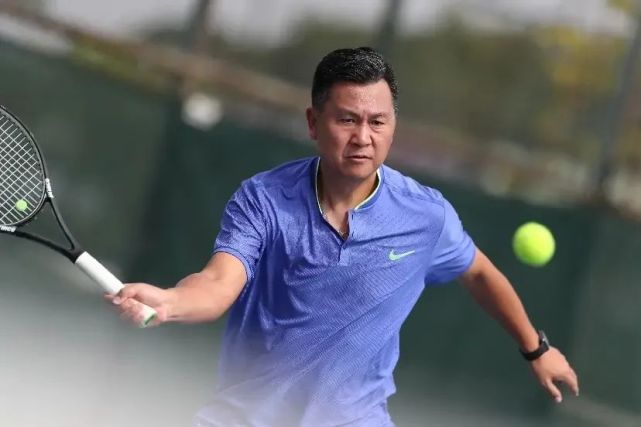 其后,潘兵多次参加国际大赛和大满贯资格赛,曾经杀入过韩国巡回赛四强