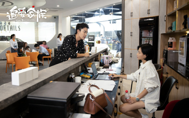 离婚堪比整容 贾乃亮越活越年轻 好像变了一个人 李小璐没法比 黄圣依 齐天佐 极限挑战 贾乃亮 李小璐 追爱家族