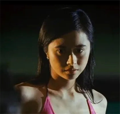 拍摄《门徒》唯美吻戏,何美钿上岸后,吴彦祖却依旧站在泳池中?