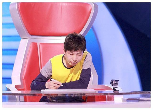 最强大脑周玮脑瘫患者数学天才上学被劝退心算能力赛过教授