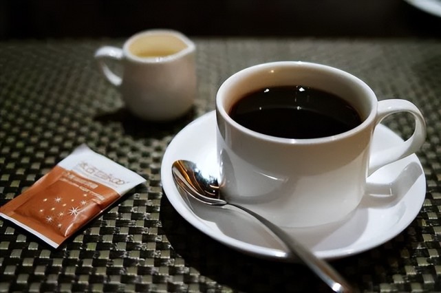 每天喝一杯黑咖啡,真的能减肥,保护心脏吗?喝之前要了解下