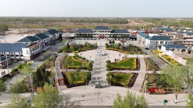 连日来,叶盛镇紧抓春季造林绿化的有利时机,围绕"