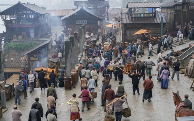 《一代洪商》剧照"《一代洪商》为当下历史剧创作提供了一部可资借鉴