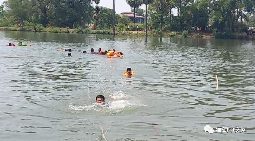 缅甸年轻男女湖中洗澡时溺水一男子不幸溺亡