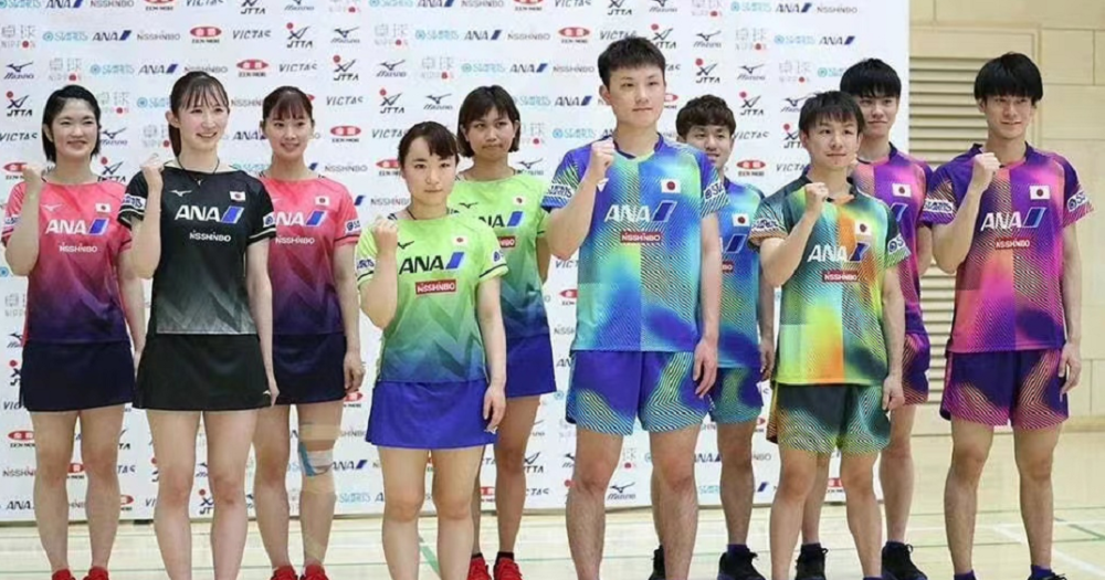 张本智和身边,站着不开心的伊藤美诚!日本队公布2022款比赛战袍
