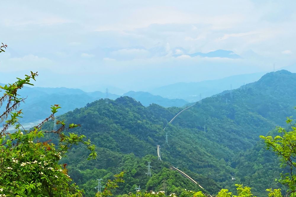 徒步成都彭州牛心山,山顶风景绝佳,千年古寺有着神奇传说_腾讯新闻