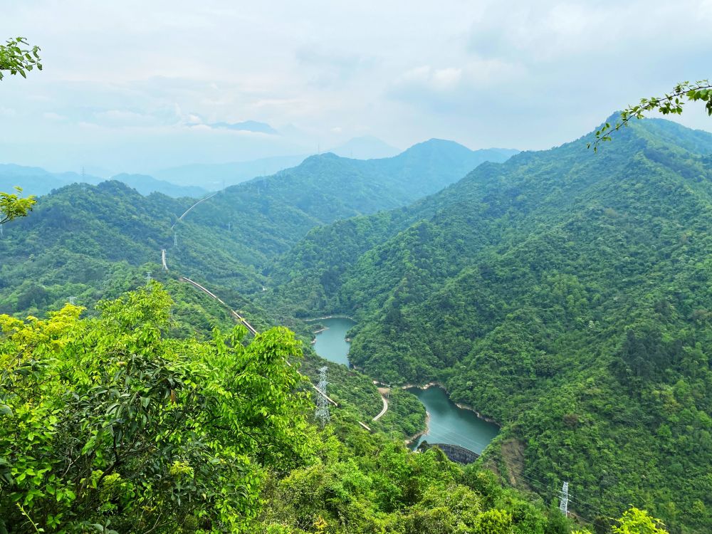 徒步成都彭州牛心山,山顶风景绝佳,千年古寺有着神奇传说_腾讯新闻