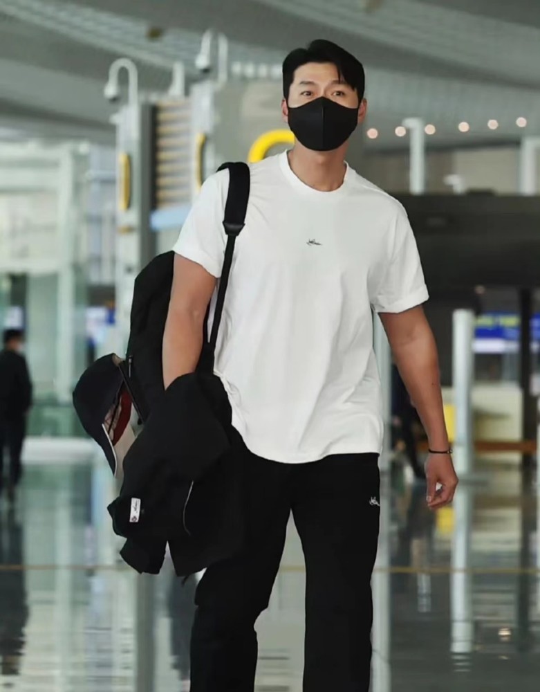 玄彬出发度蜜月!身材变壮穿衣太man,孙艺珍小鸟依人太甜蜜插图9