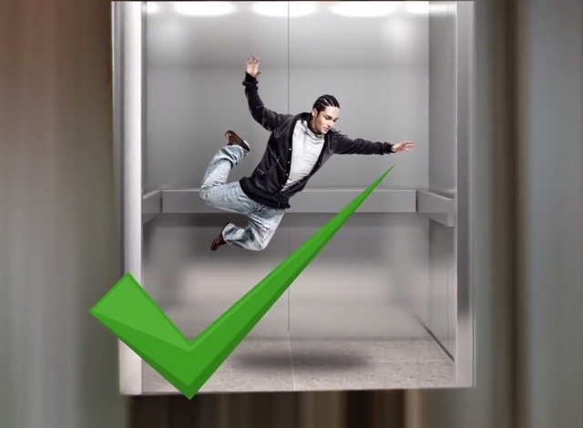 电梯失控下坠落地瞬间往上跳真能保命动画演示过程涨知识了