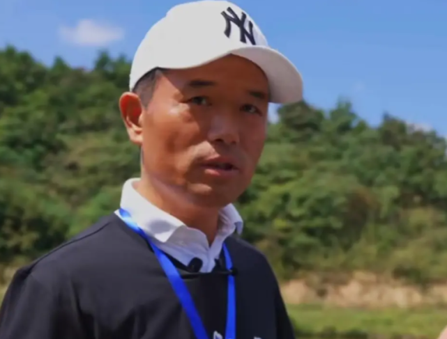 崔秉亮是真敢说,疑内涵邓刚偷税,邓刚是真有其事还是赚钱遭人妒?