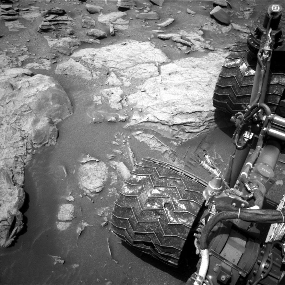 在火星撞击坑行驶27.5公里，好奇号登上一处高原，视野突然开阔语文乘风老师