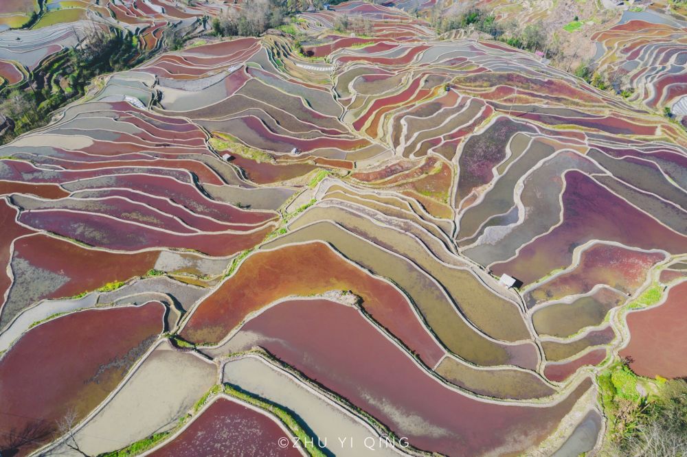 云南红河有一处绝美梯田被列为世界遗产五彩斑斓景象壮观