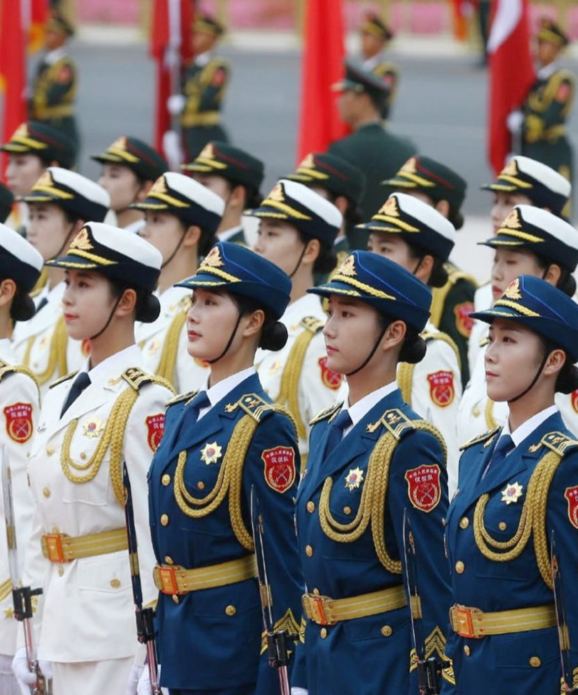 从三军仪仗队队员到国防教育宣讲员,这个女大学生不简单!_腾讯新闻