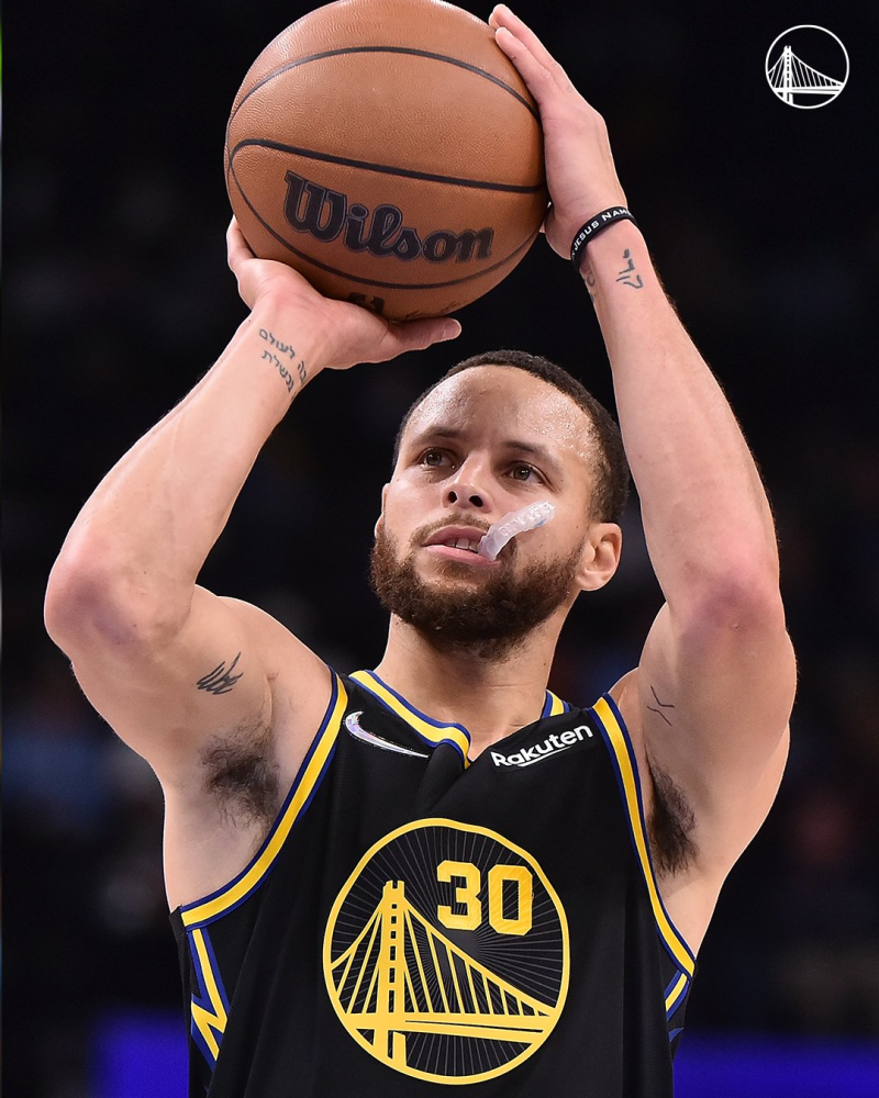 湾区晨报库里本赛季对阵掘金场均27分最新的状况预计明日更新