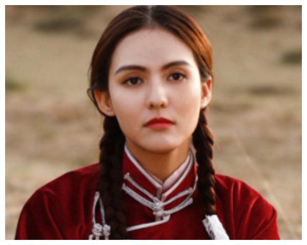 烽烟尽处被郭幸圈粉了人美戏也好难怪张翰这么捧她