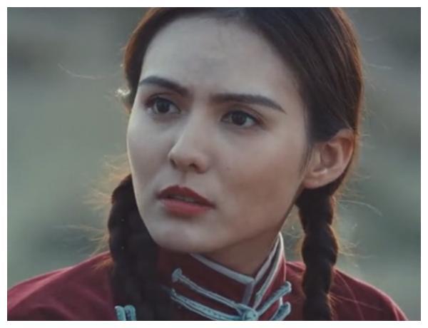 烽烟尽处被郭幸圈粉了人美戏也好难怪张翰这么捧她