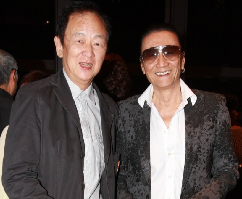 王羽去世后曾江首露面国外度假心情好现身大排档吃饭接地气