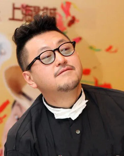 眼光非常犀利,无论是哪个角色他都能细致入微的贴合到某位演员的身上