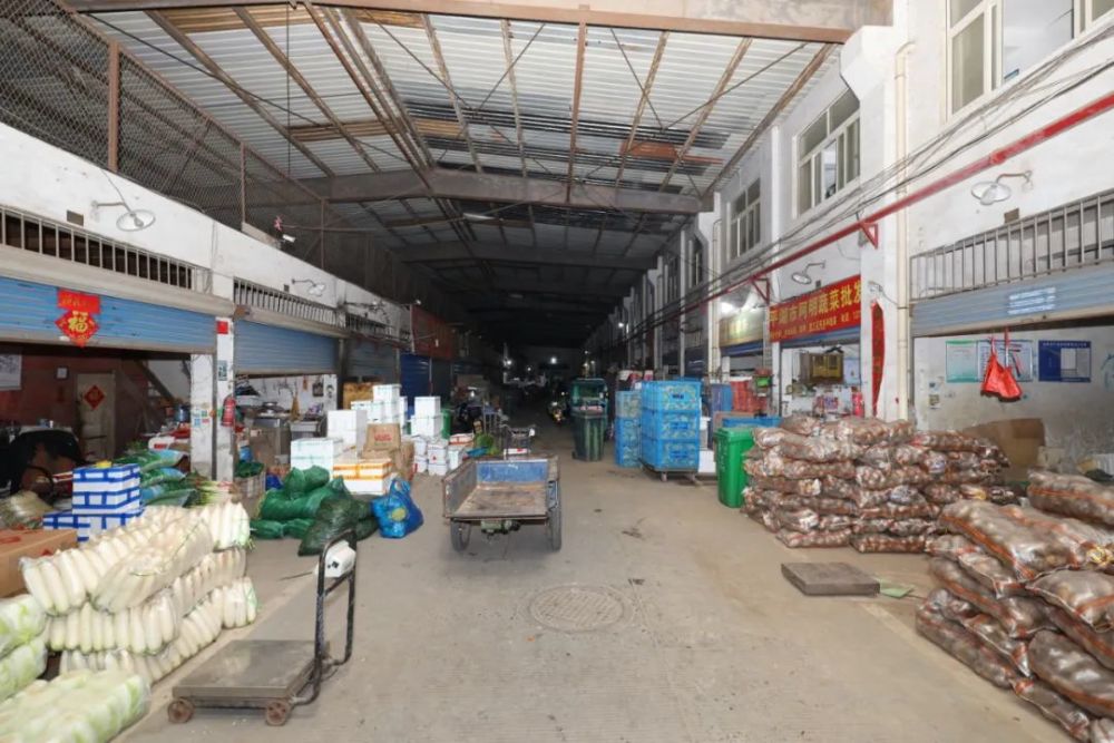 今天零点平湖人熟悉的"批发市场"再次开门,货物全不全?