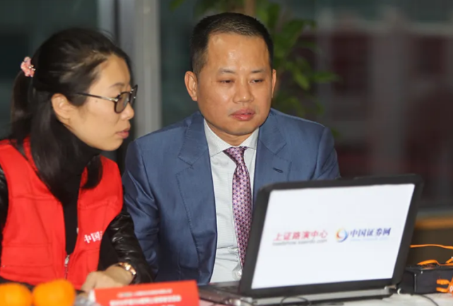 陈湖雄开始大力找寻文具店老板合作,凭借早年积累的人脉,晨光文具的