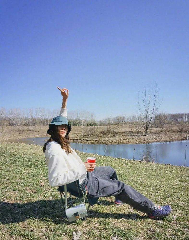 女明星春游图鉴|像杨幂lisa这么穿拍照稳赢!插图5