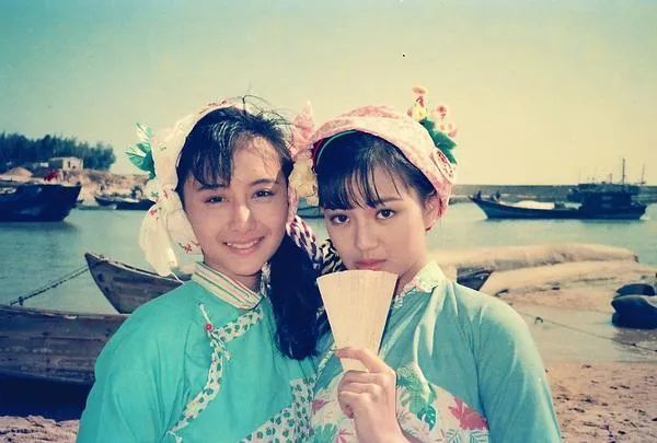 位于泉州市区东北方的惠安县,是电影《双镯》(1991)和《番薯浇米》