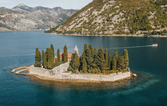 马岛:英国和阿根廷的百年之争,到底谁更在理?