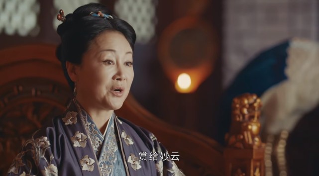 59岁老戏骨王姬:凭《山河月明》再翻红,29岁儿子却是她永远的痛