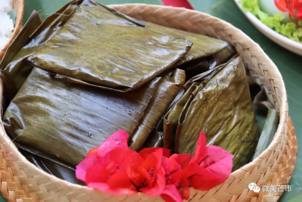 云上泼水节与泼水共生的傣家美食