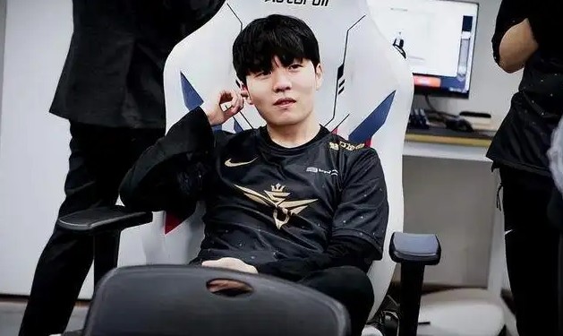 Lol韩服排名更新 前五被lpl选手包揽 前10只有2位韩国人 腾讯新闻