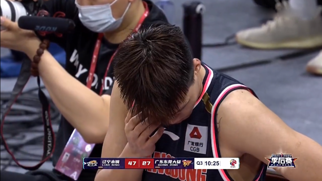 张镇麟15分,弗格13分6个篮板,郭艾伦11分4个篮板5次助攻,丛明晨10分