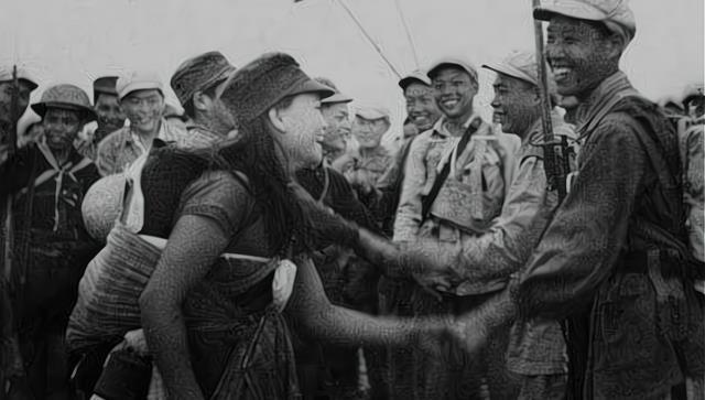 女游击队员为掩护战友 被反动民团逮捕 遭铁丝穿身后殉难 文通新闻网 有思想的网站