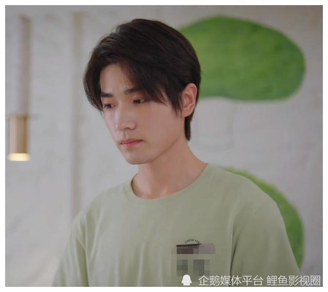 与君初相识的瞿晓星是念念无明男二还是个插画师