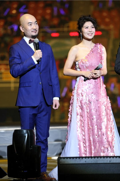 嘉佳是风郭炜是沙一路陪伴听众到天涯