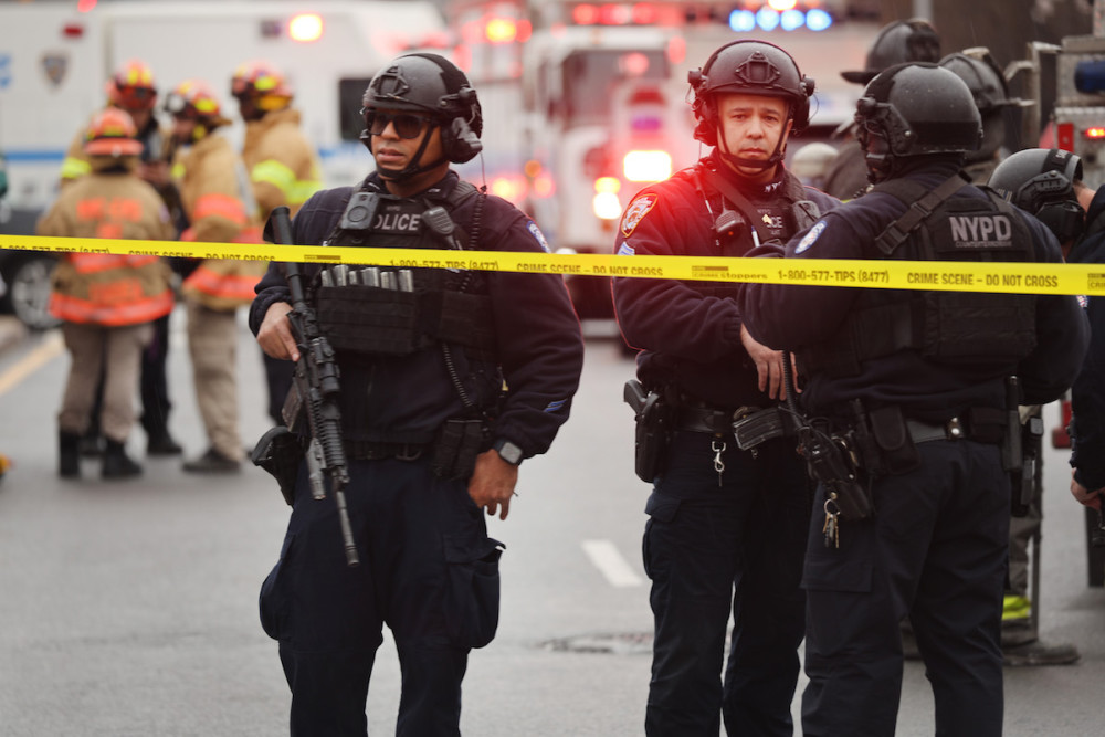 纽约地铁枪击案受伤人数上升至29人，嫌疑人身份已确定