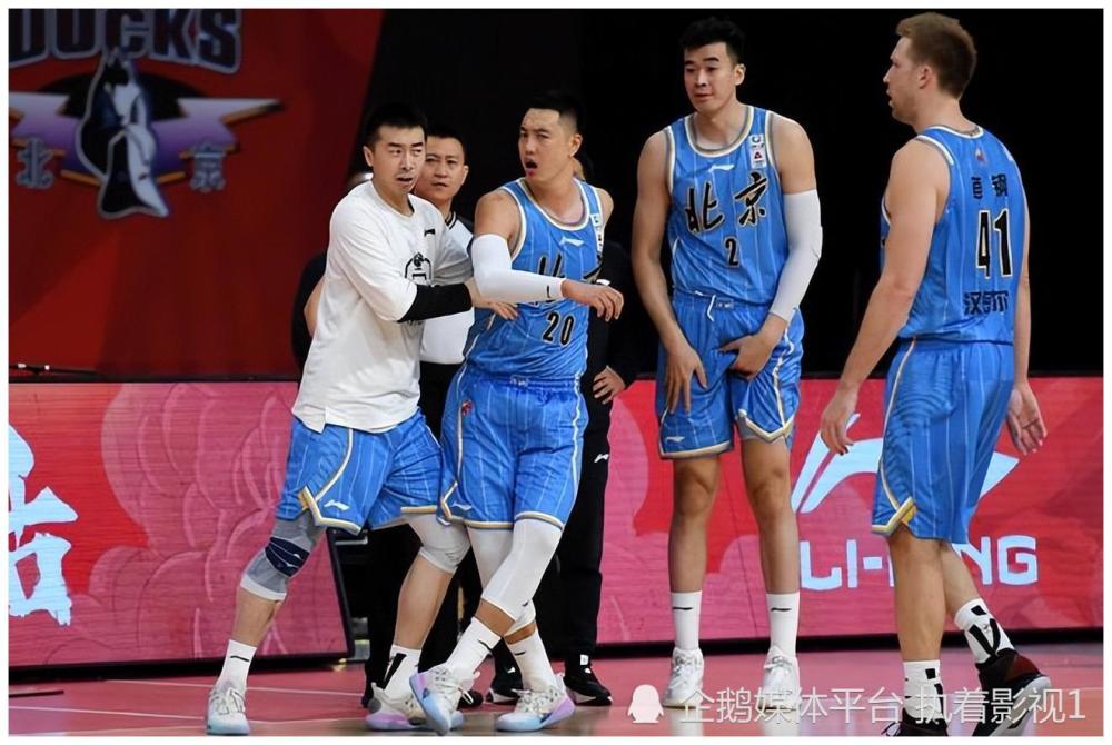 北京首钢 翟晓川道歉，首钢成CBA最失望球队，兵强马壮为何如此不堪一击？