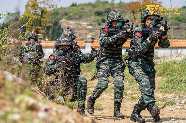 驰骋丛林！多图直击侦察兵超燃演训现场兔子吃胡萝卜数学题