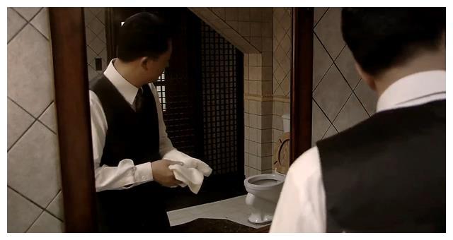 悬崖顾秋妍的丈夫张平汝对周乙的命运产生了关键性的影响