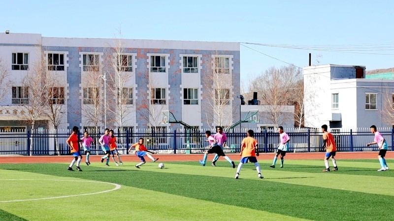 激情赛场,逐梦绿茵——阿勒泰市校园足球联赛开赛_腾讯新闻