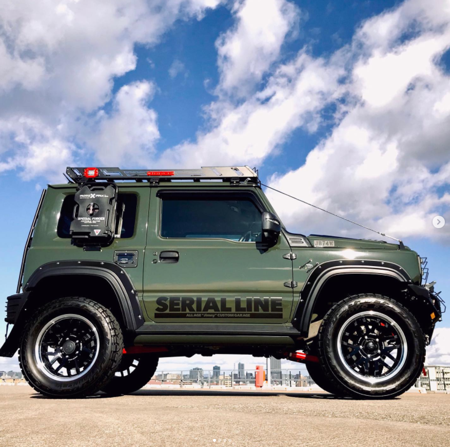 最强"吉姆尼"现身!配火箭包加速器 碳纤维装甲,比大g还霸气