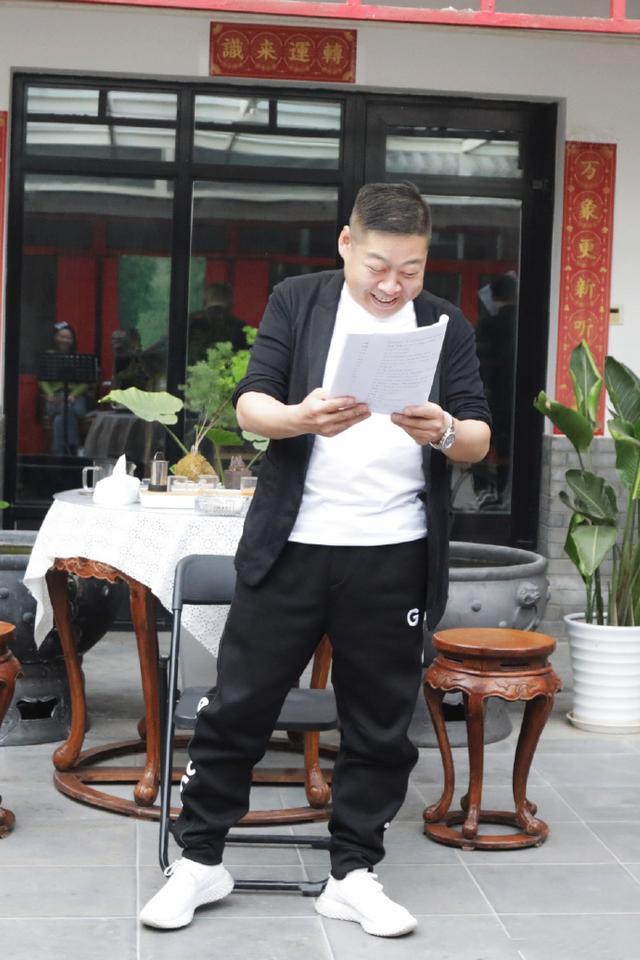 德云社李鹤彪真有喜感,到麒麟剧社"客串",排练现场笑声不断