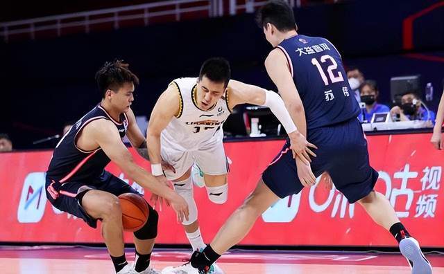 郭艾伦 CBA正式确定！苏伟应该被重罚，提醒广东宏远，避免伤人动作
