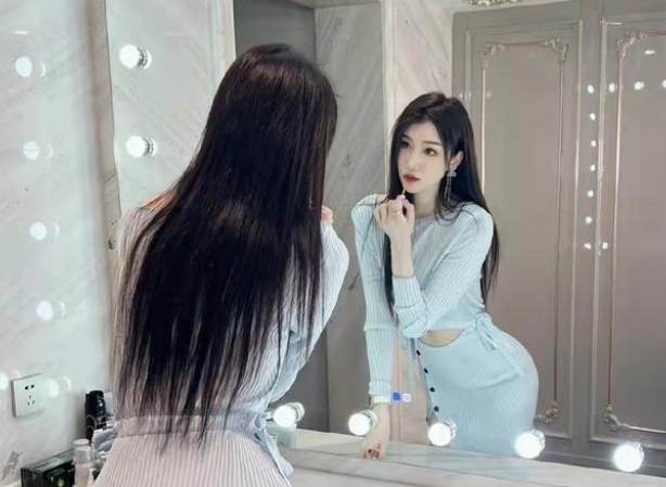 郭艾伦前女友马阳阳晒自拍照素颜出镜笑容甜美让人融化