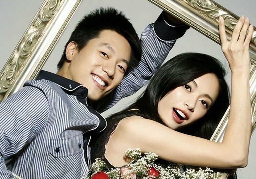 离婚10年后,再看姚晨,凌潇肃的各自境遇,夫妻差距一目了然_腾讯新闻