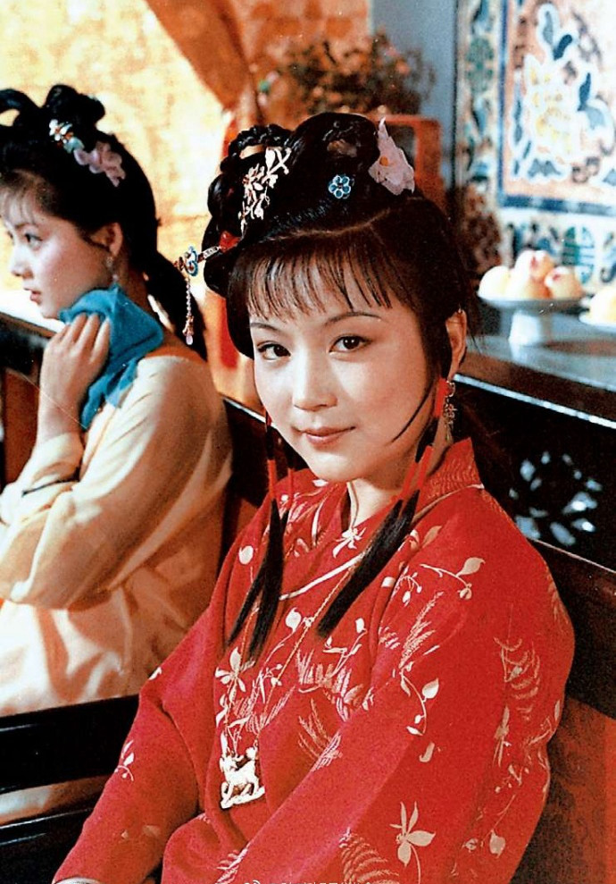 史湘云红楼梦里的睡美人大观园中的女汉子