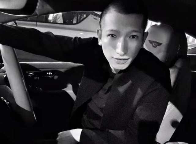 网红老方丈自诉成名史,表演与"没毛病"见面情节,网友:炒作