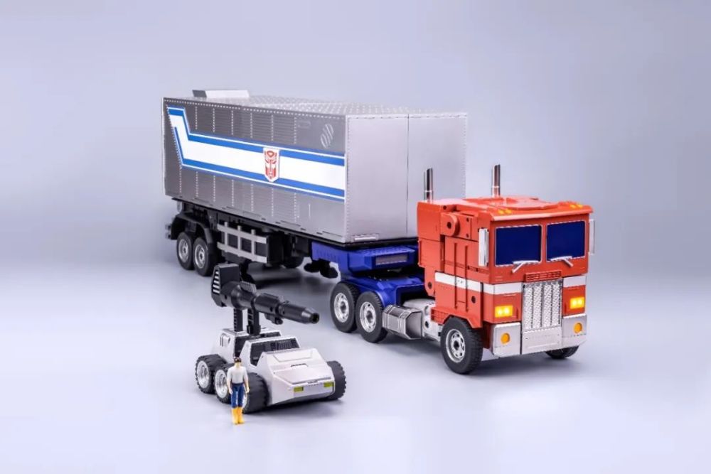 自动变形的擎天柱车厢来了然而价格也太贵了