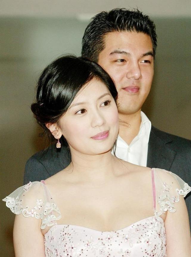 辜負賈靜雯,寵愛美嬌妻的孫志浩,結婚6年女方並未生下一兒半女