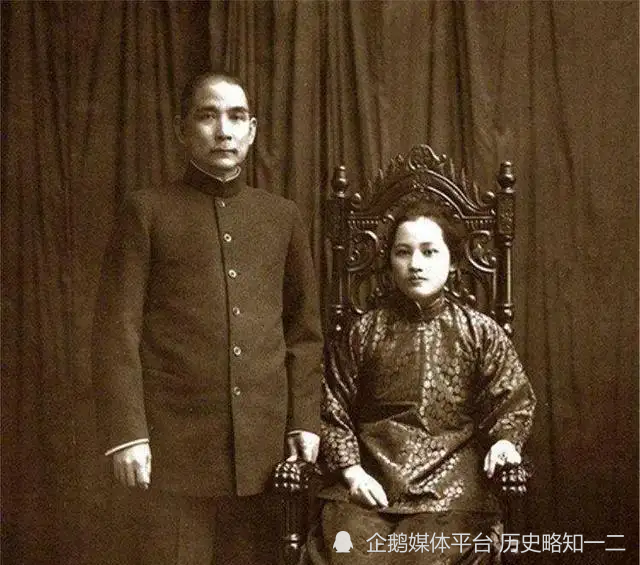 除此之外,倪桂珍的三个儿子宋子文,宋子安和宋子良也都是非富即贵.